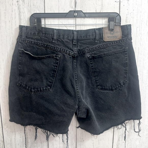 COPY - Vintage Wrangler Black Cutoff Shorts Men’s Size 36 - Picture 2 of 5